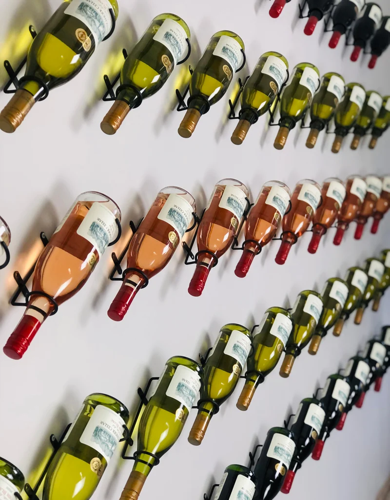 Wein-Wandhalterung