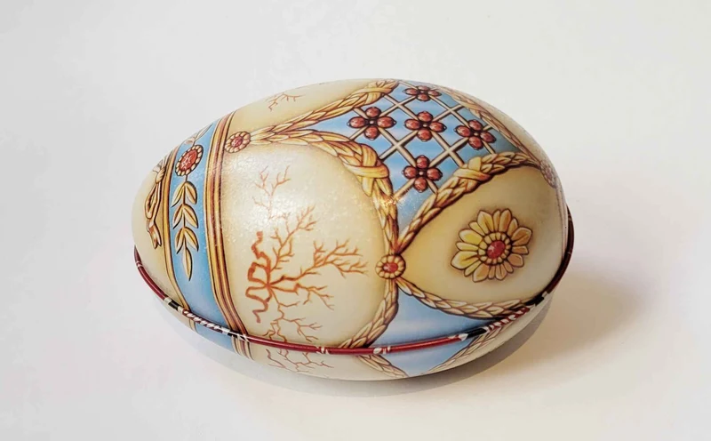 Fabergé Ei Heritage Blikje - Crème/Blauw - Metaal - 11 cm x 6,9 cm x 7,1 cm